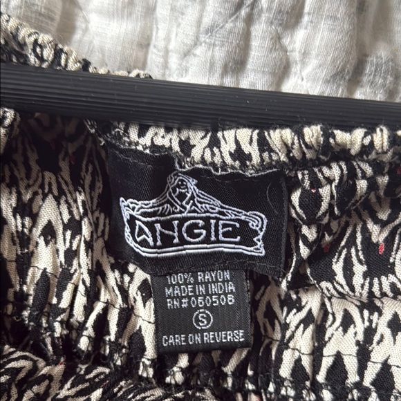 Bohemian Maxi Dress with Red Accents - Picture 5 of 11